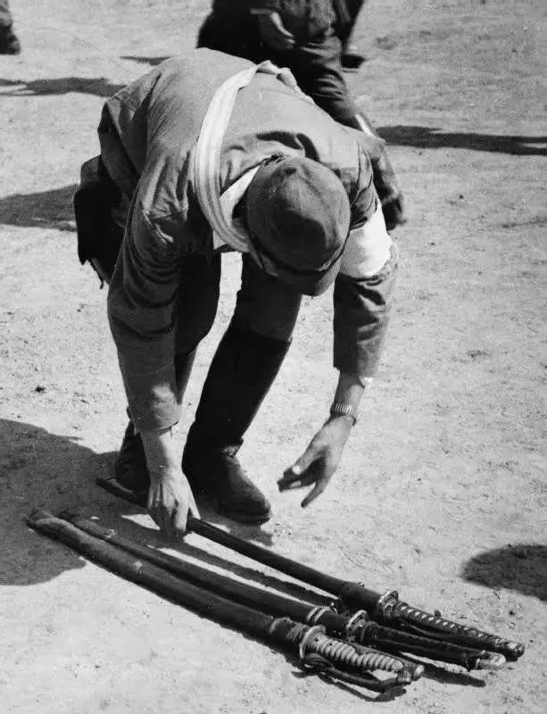 军刀上的日本，细节上的历史，从冈村宁次的假军刀说起_百科TA说