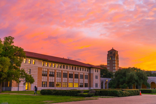 休斯顿大学校园一景