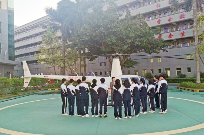 >深圳市明瑞高级中学成立于2021年,位于深圳市龙华区观澜街道大水田社