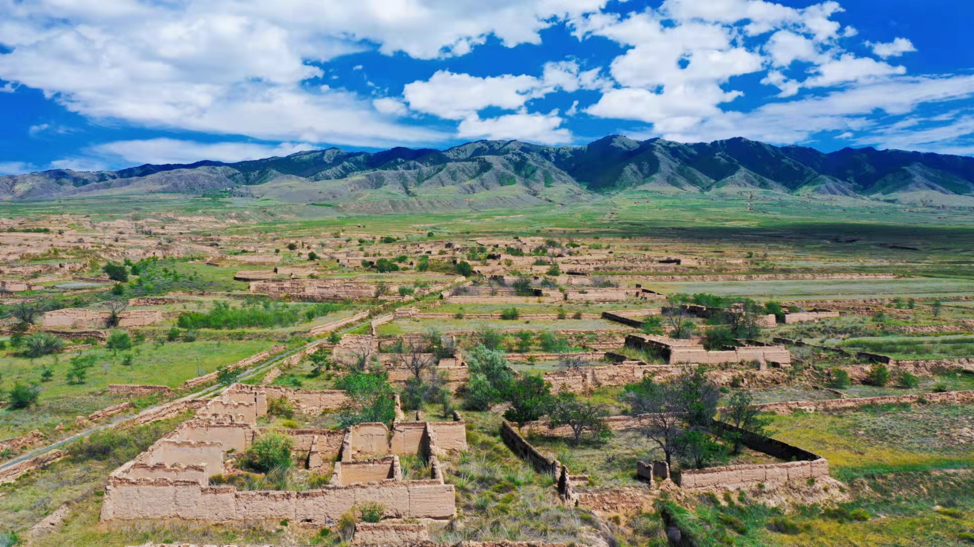  p>红寺堡区移民文化遗址公园位于吴忠市红寺堡区新庄集乡境内,保护区