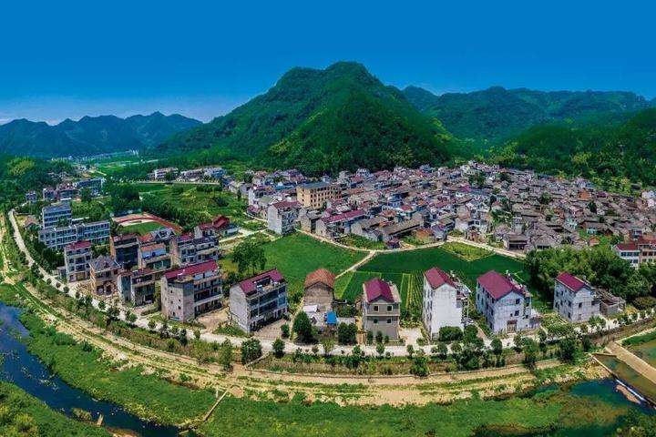  p>三合镇,隶属于浙江省台州市天台县,地处 a target="_blank" href="