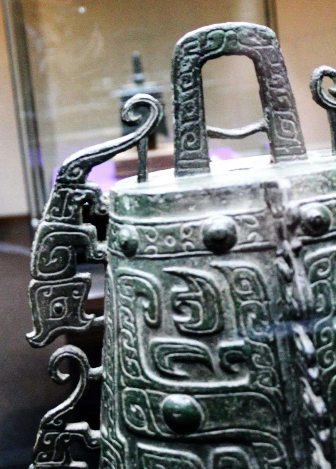 西周文物的典型代表：四虎镈_百科TA说