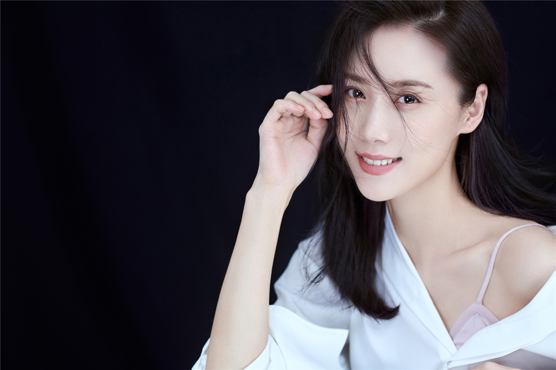  p>梁诗冉,毕业于北京电影学院,中国内地女演员.