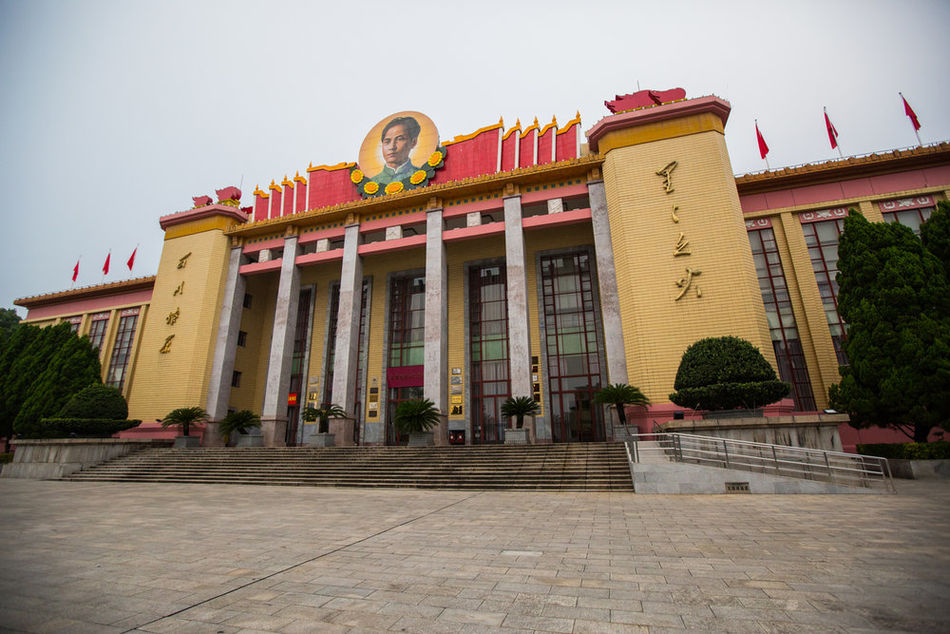 位于江西省萍乡市安源区 a target="_blank" href="/item/安源镇