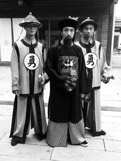 清朝门子有多威风？送来的银子不够成色直接扔出去_百科TA说