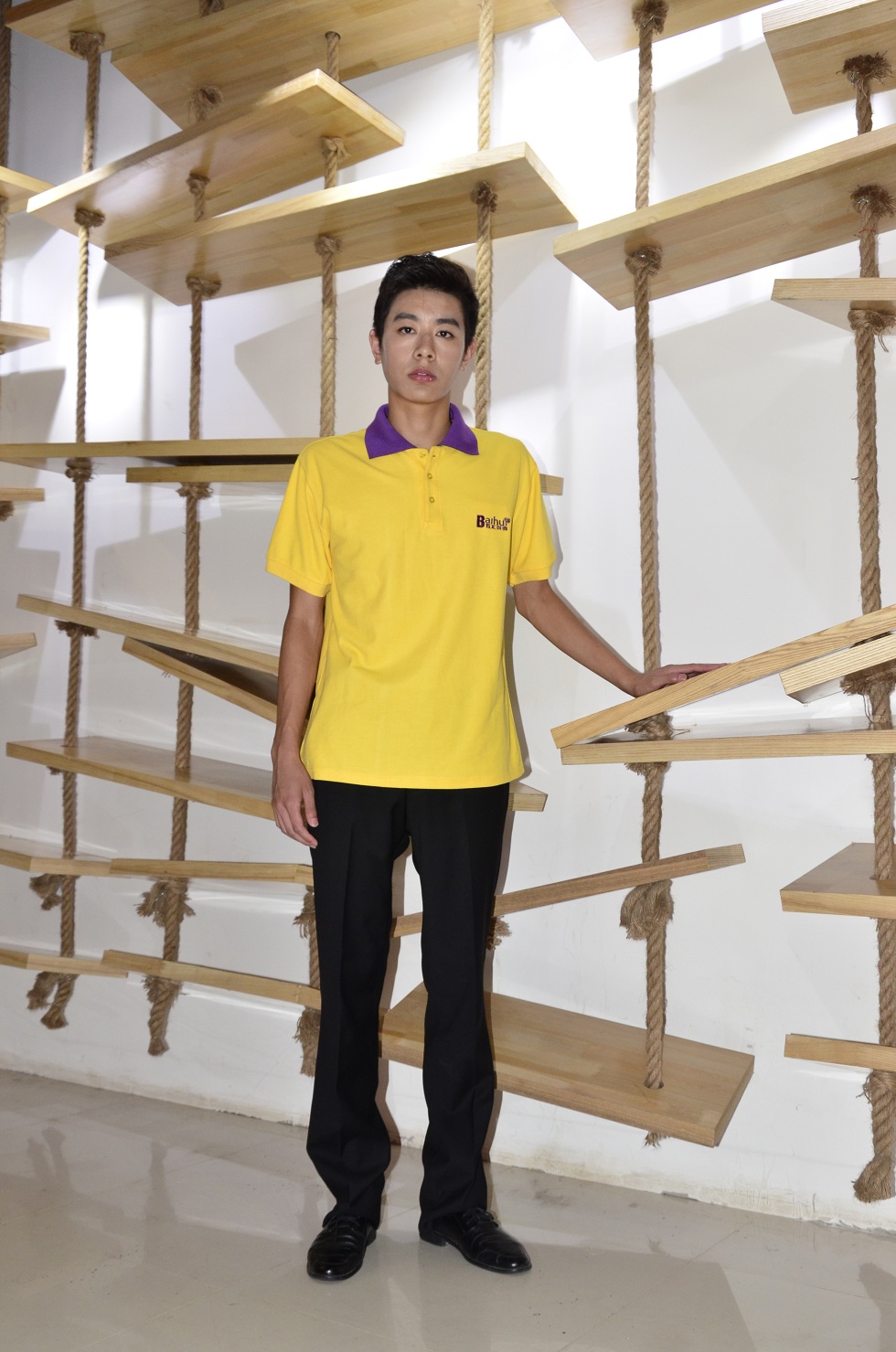 data-lemmaid="3409636">职业装 /a>,超市工装是为工作需要而特制的服