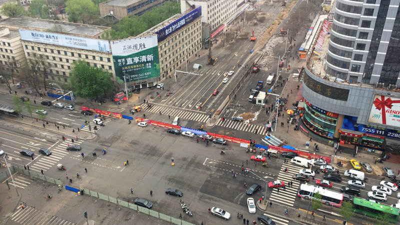  p>南内环街,太原市一条东西走向的城市主干道. /p>