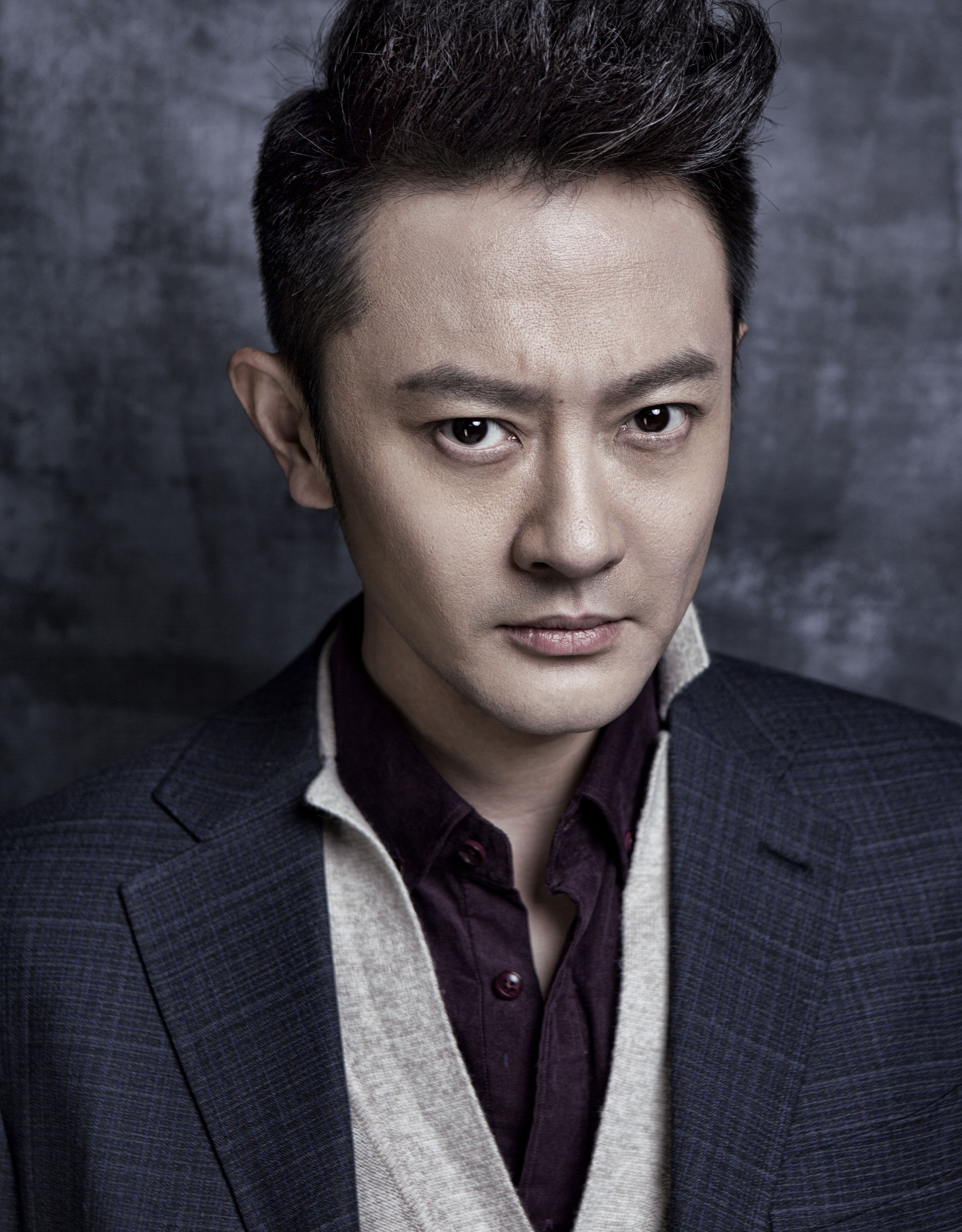  p>印小天,1978年9月23日出生于辽宁省沈阳市,中国内地男演员,毕业于 