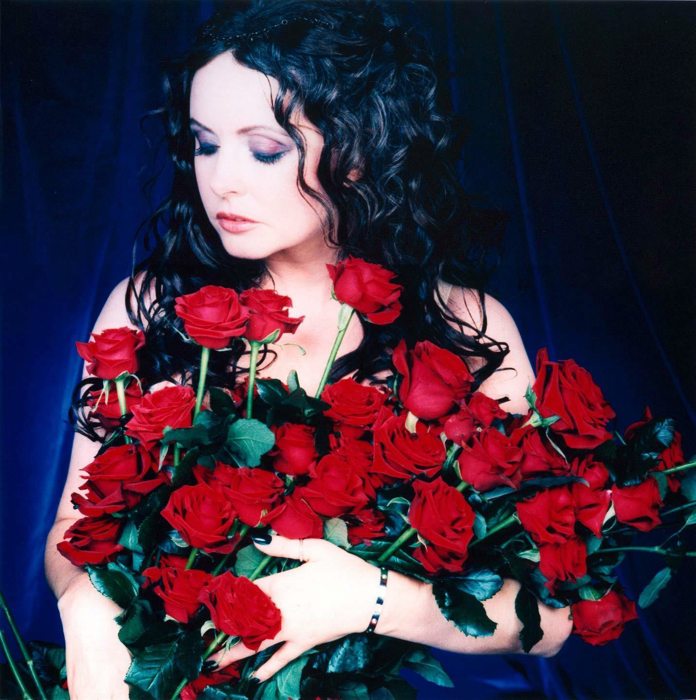  p>莎拉·布莱曼(sarah brightman),1960年8月14日出生于英国伯肯斯特
