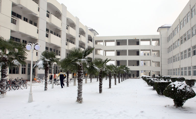  p>江苏省运河中学(yunhe middle school jiangsu province),简称"运