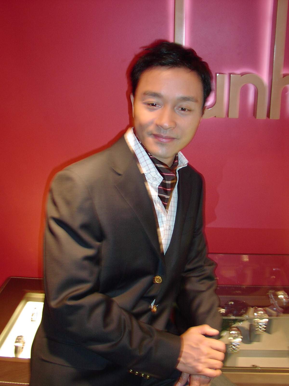 著名港台歌手张发宗