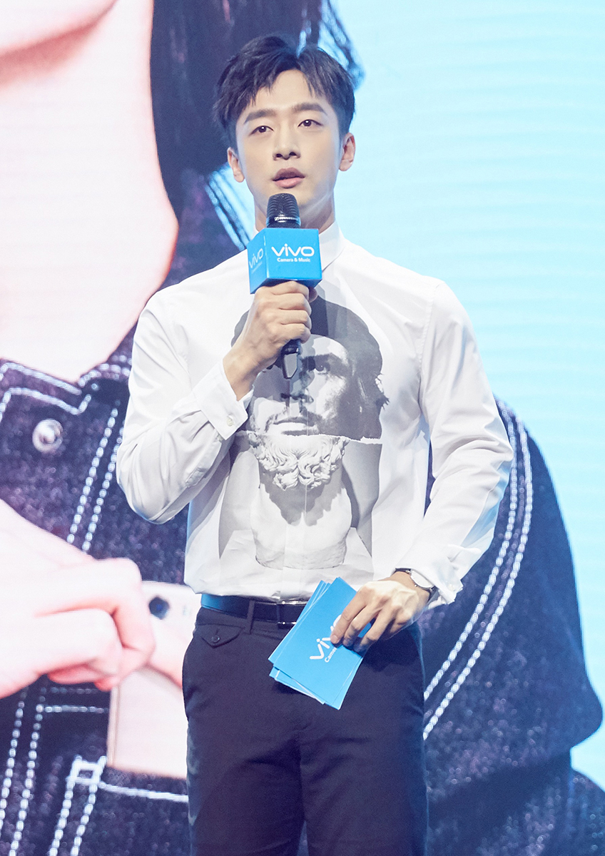  p>杨杨  (young),10月24日出生于浙江省衢州市,中国内地节目主持人