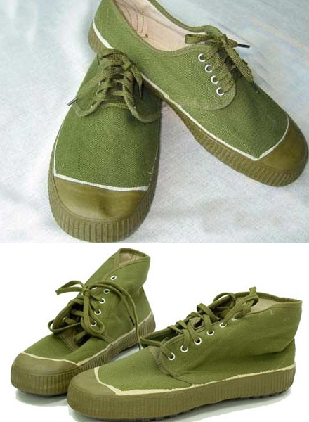 data-lemmaid="458031">中国人民解放军 /a>从穿布鞋转变为穿解放鞋