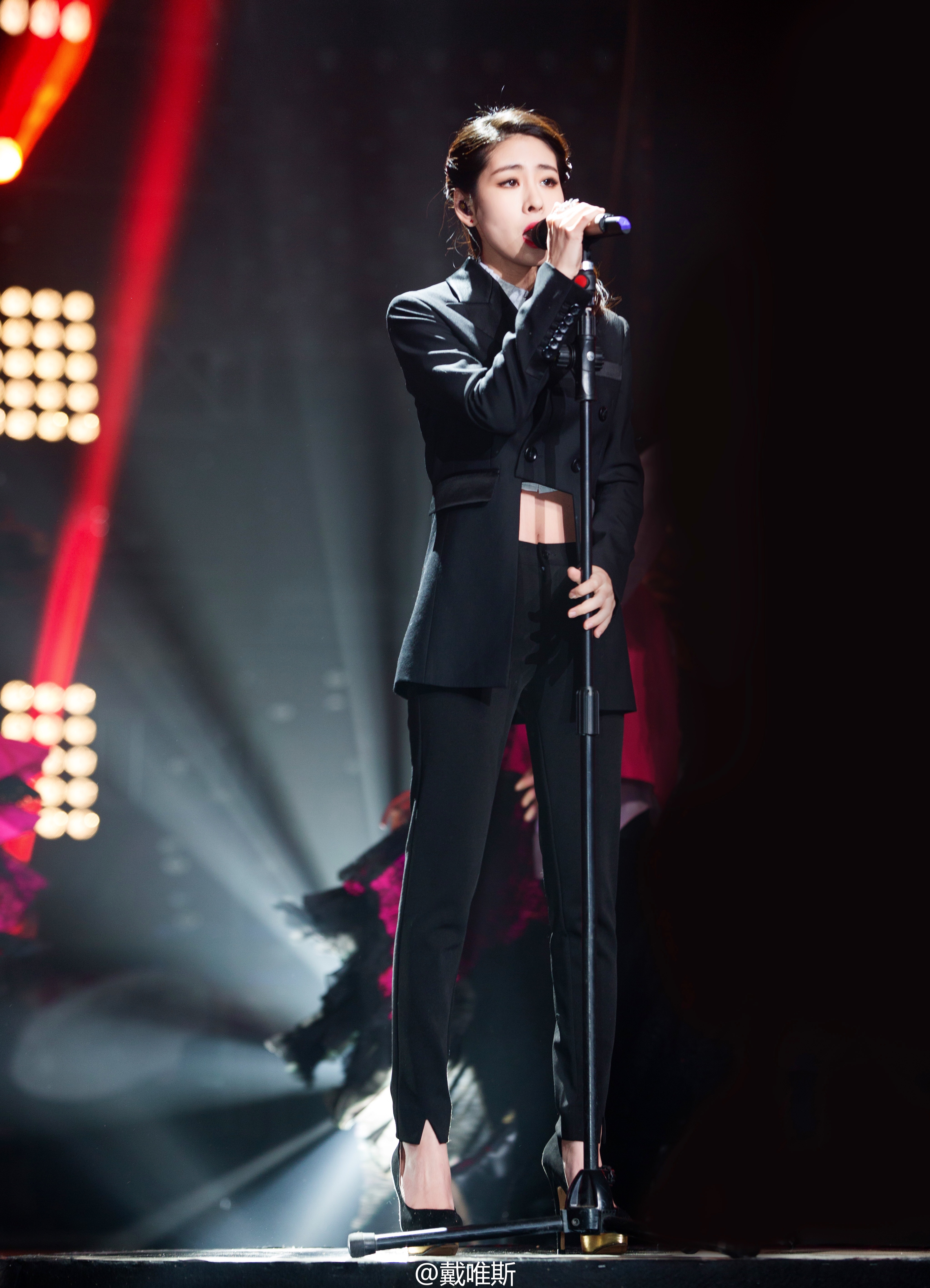  p>张碧晨(diamond),1989年9月10日出生于天津市,中国内地流行乐女