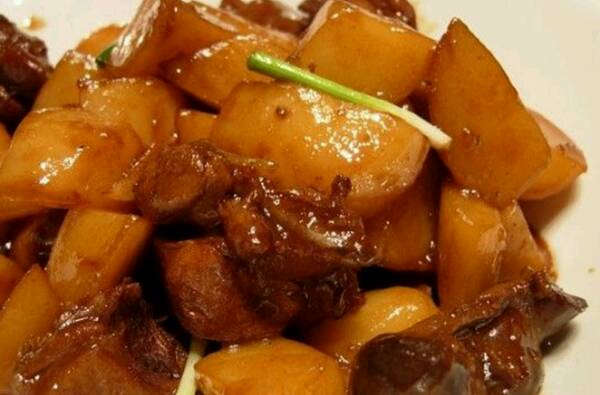 老乡长(田园食尚店)是一家鄂菜馆,位于武汉