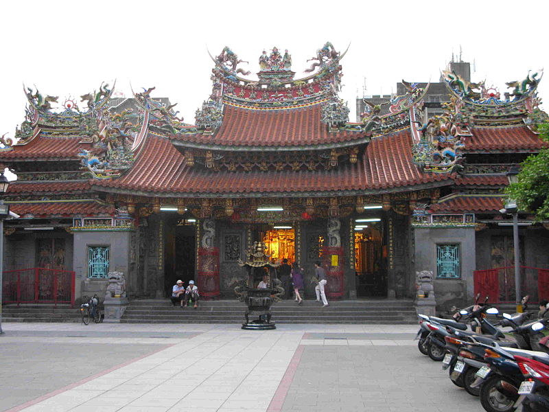  p>景福宫是位于中国台湾桃园县的一座庙宇,主祀开漳圣王陈元光,配祀