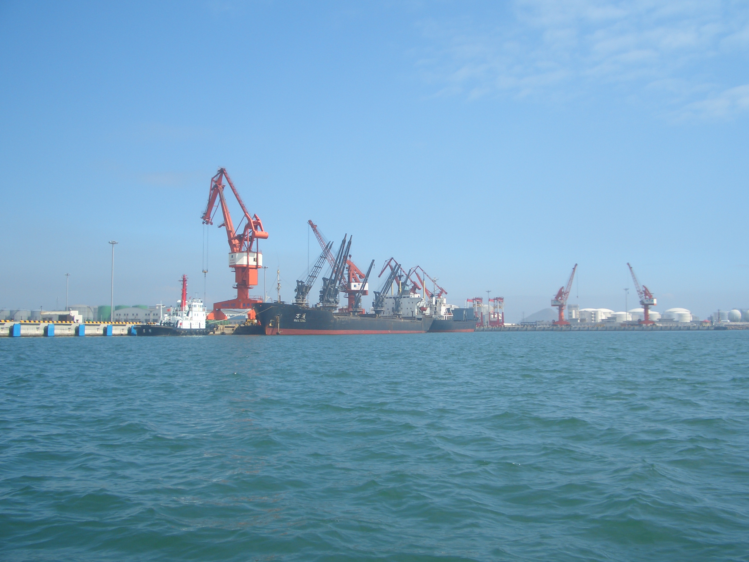 port)是中国广东省惠州市境内港口,位于珠江三角洲东部,地处惠州市