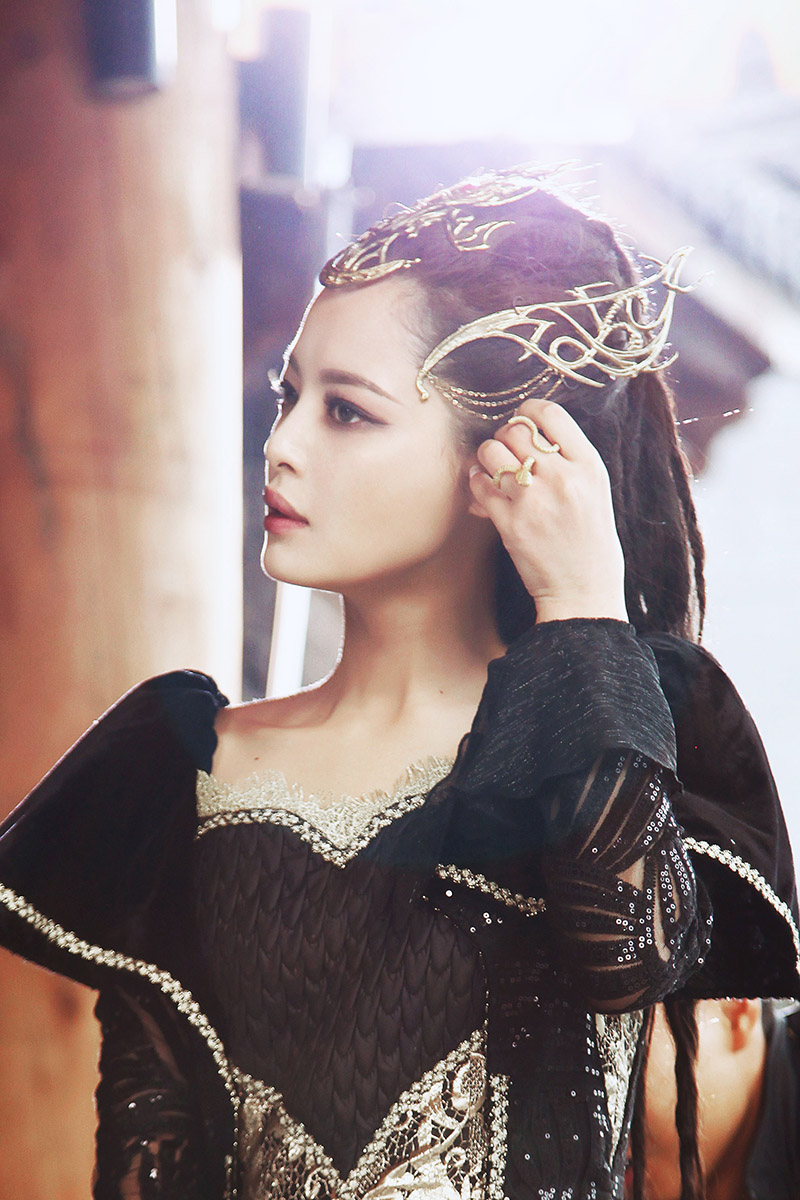 >(原名辛蕾) /i>,1986年2月28日出生于黑龙江省鹤岗市,中国内地女演员