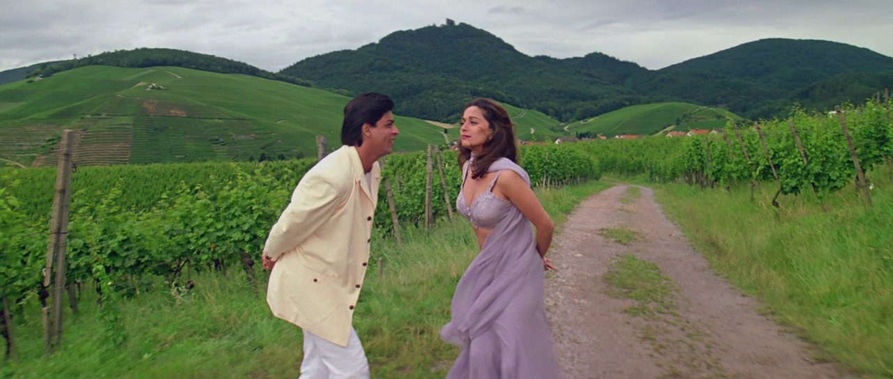  p>沙鲁克·汗 i>(shahrukh khan) /i> ,1965年11月2日出生于印度