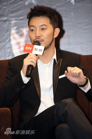  p>电视剧《青盲》改编自作家 a target="_blank" href="/item/张海帆