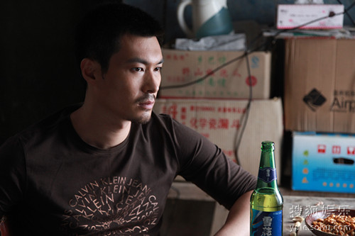  p>《鹰巢之预备警官》是由中国电视剧制作中心有限责任公司出品的