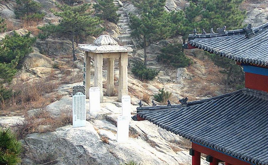  p>豹竹涧位于山东省青岛市 a target="_blank" href="/item/平度