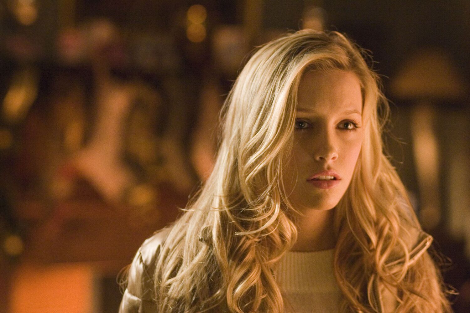 katie cassidy) /i>,1986年11月25日出生于美国加州洛杉矶,美国女演员