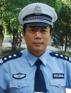 ="gnta587hk7">由力,1963年5月9日出生于广东省深圳市,中国内地男演员