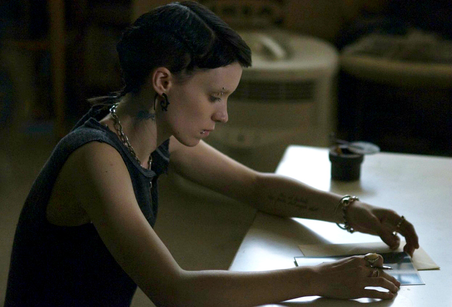  p>《龙纹身的女孩》( i>the girl with the dragon tattoo /i>)是 a