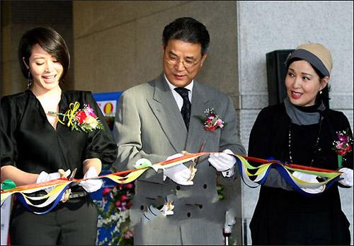 是一名电视艺人,曾出演过1988 mbc《朝鲜王朝500年》朝鲜肃宗李焞