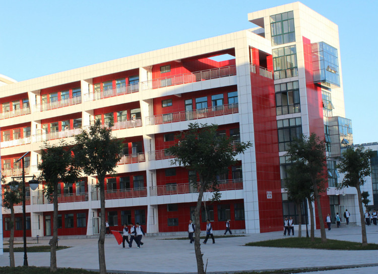 " data-lemmaid="951162">榆林 /a>市第一中学(简称:榆林一中)是 a