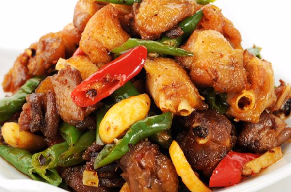  p>辣椒炒鸡是由辣椒,鸡肉为主要食材做成的一道菜品,属于家常菜.