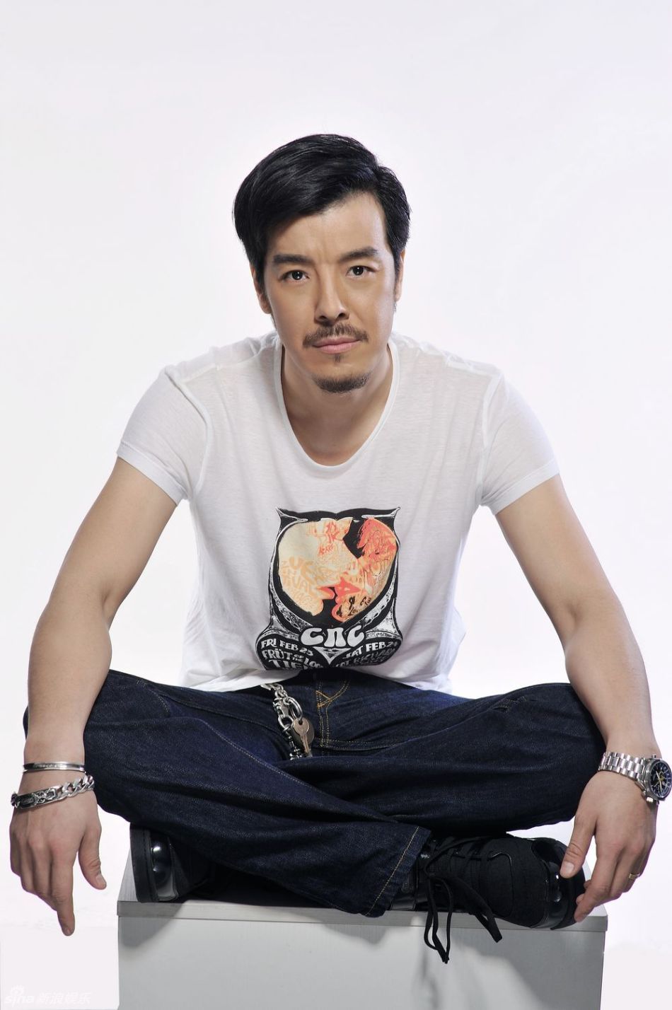  p>海一天,1971年6月12日出生于北京市,中国内地影视男演员,毕业于 a