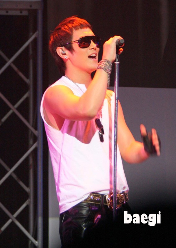  p>黄伦硕,1982年1月17日出生于 a target="_blank" href="/item/首尔