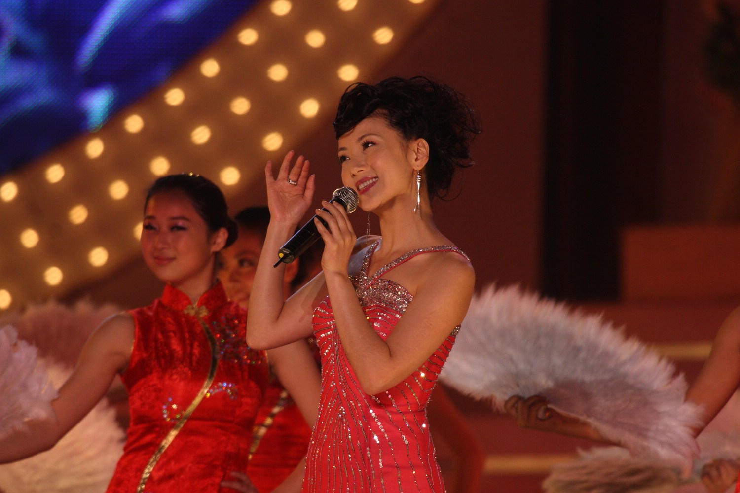  a target="_blank" href="/item/中国东方歌舞团/7412795" data