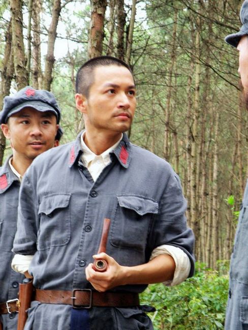  p>郑国霖(曾用名:郑瑞晓,郑乙霖),1976年5月27日出生于上海市,中国