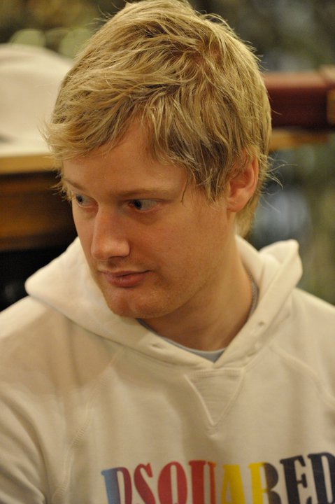  p>尼尔·罗伯逊,1982年2月11日出生于澳大利亚,澳大利亚职业斯诺克