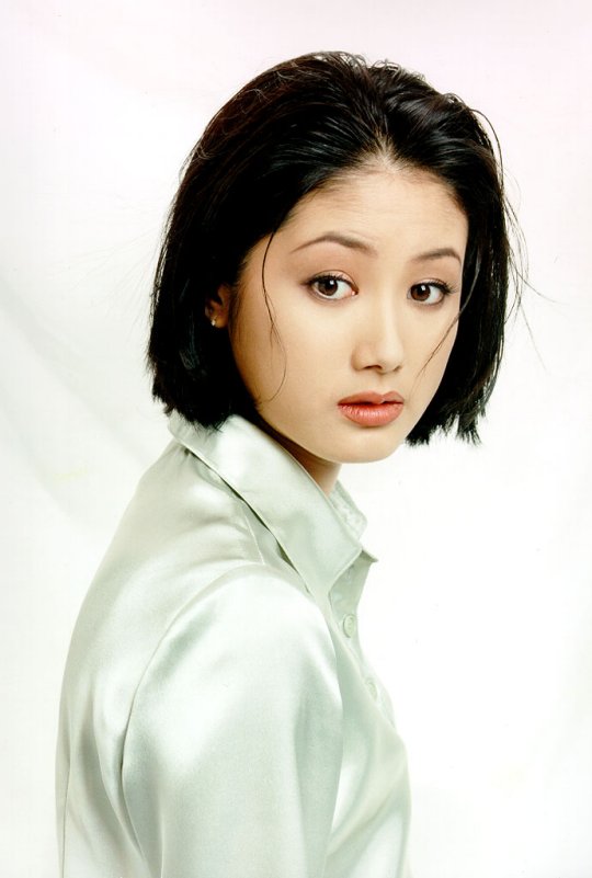  p>沈银河,1972年9月23日出生于韩国京畿道金浦市,韩国女演员.