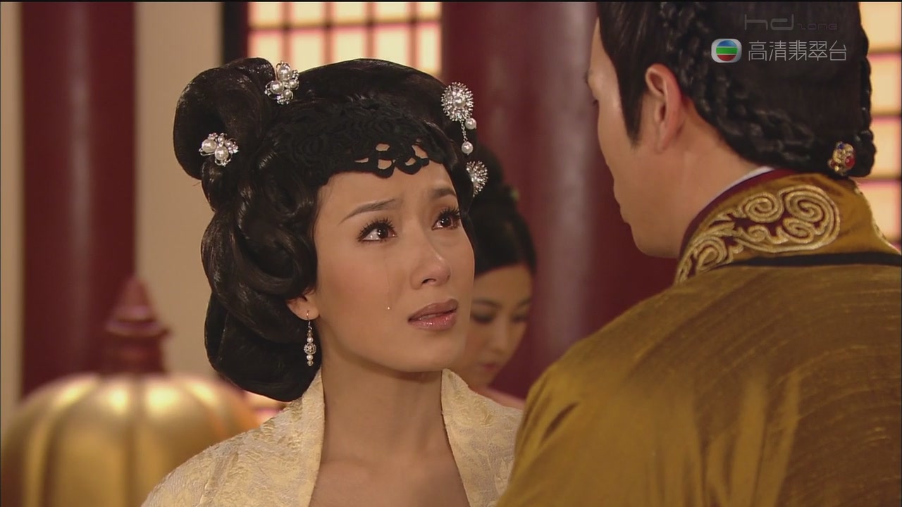  p>杨茜尧 i>(原名杨怡 /i> i>) /i>,1979年8月30日出生于香港,中国