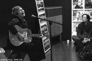 9xvo9">巴奈,卑南人与阿美人的混血儿,台湾角头音乐旗下的流浪女歌手