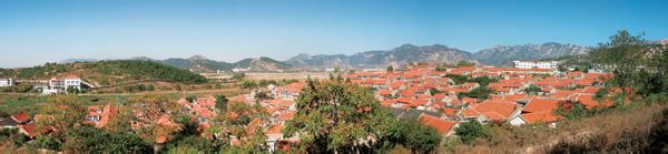  p>南窑村位于崂山旅游南线——崂山路的必经之路,距 a target="