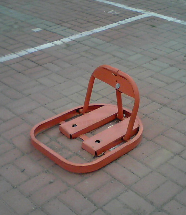  p>车位地锁是一种安装在地面上的机械装置,防止别人抢占 a href="#"