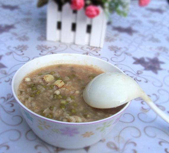 莲子薏米绿豆粥