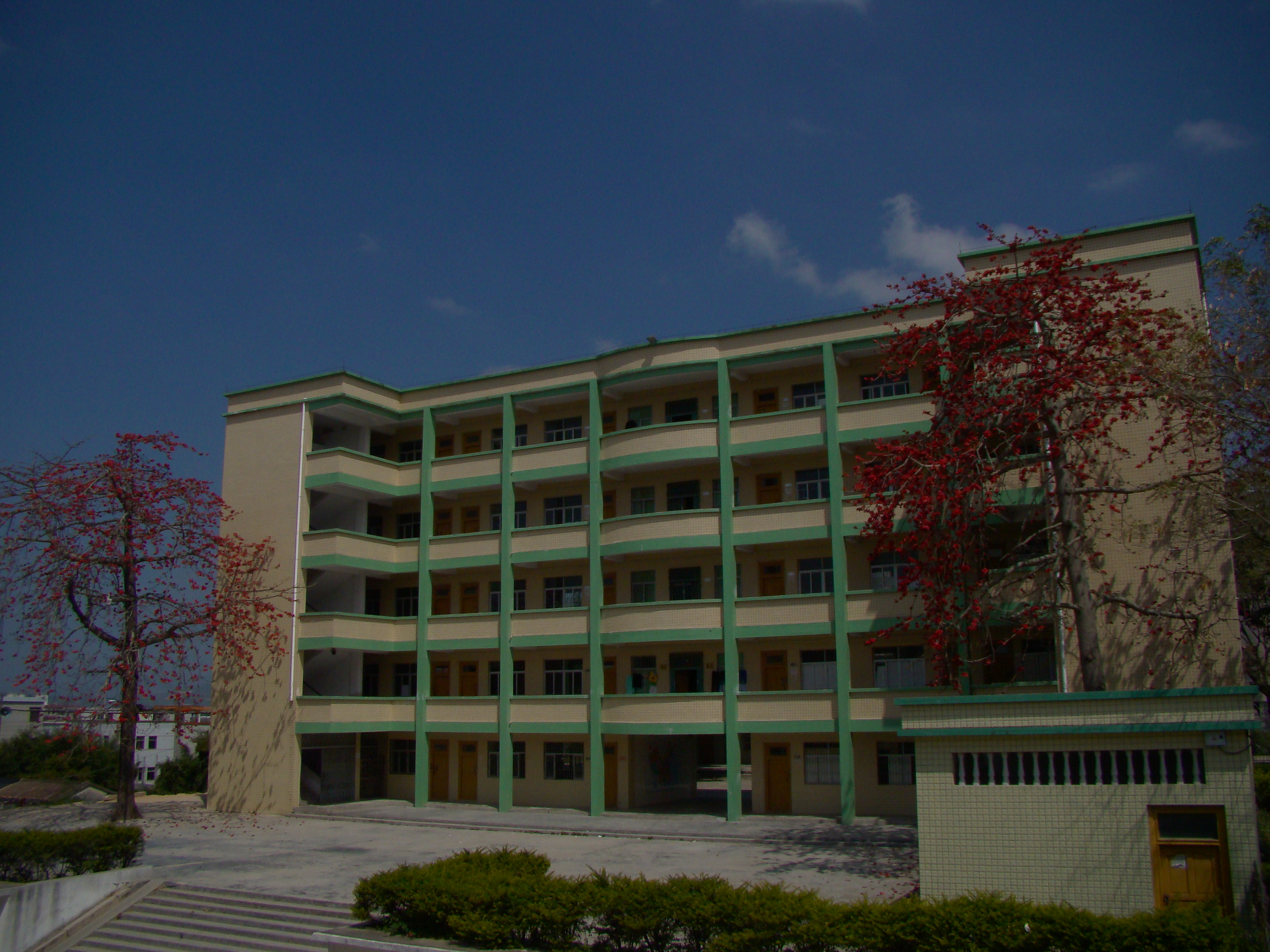 惠来县隆江中学