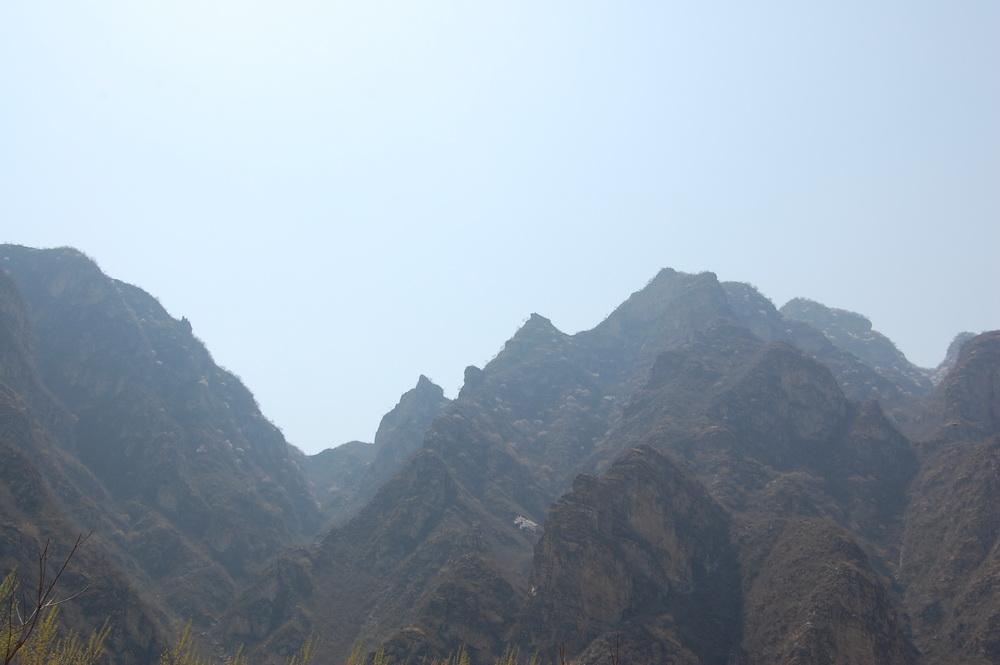 大沙地村背靠山,前靠水,拒马河水孕育着村民.