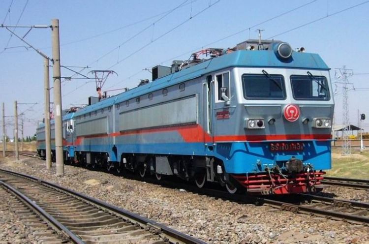  p> b>韶山4b型电力机车 /b>(ss4b),是 a target="_blank" href="