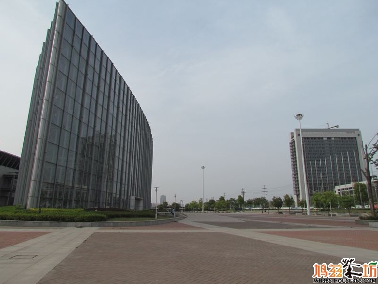 p>芜湖国际会展中心位于安徽省芜湖市弋江区,是芜湖2006年城市建设的