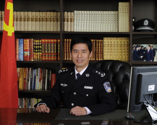  p>盛清宪,男,汉族,中共党员,1956年8月出生,行政一级警监(正厅局级).