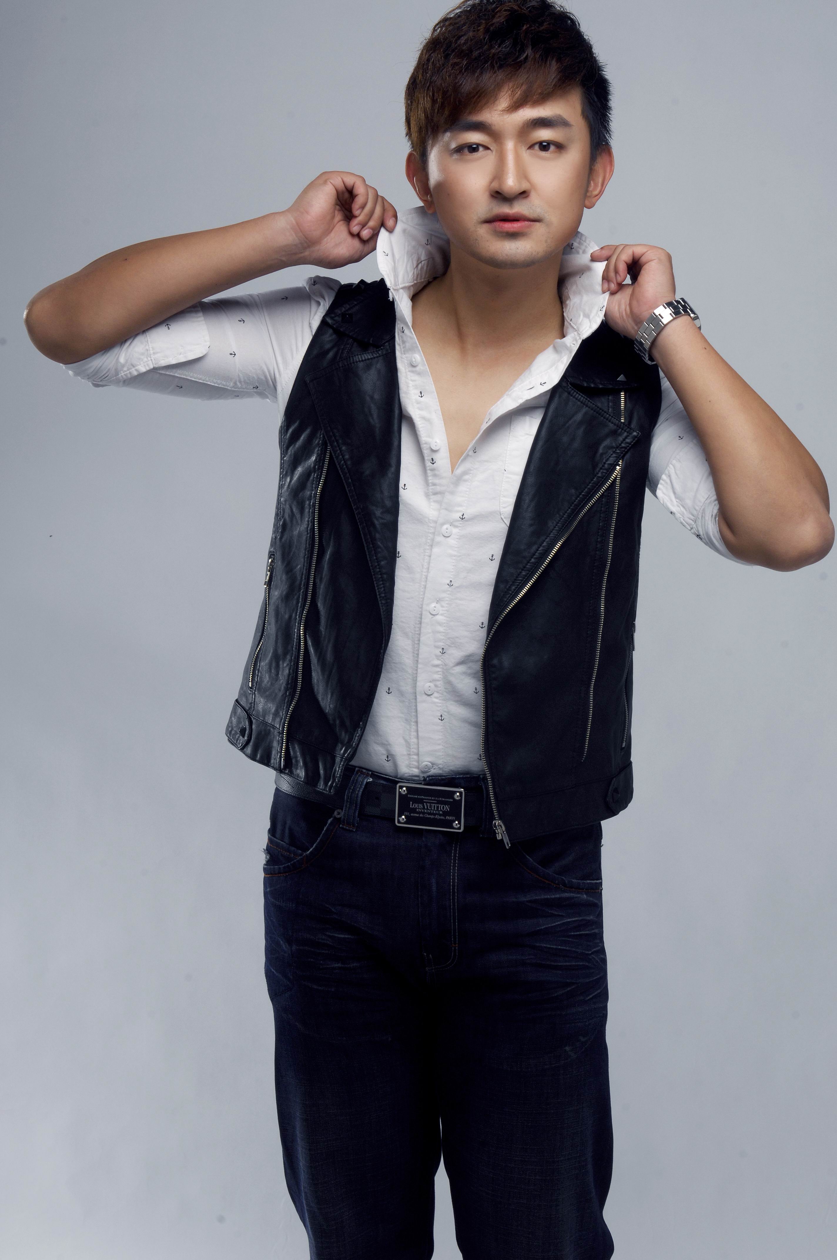 8bxn">曹洋,男,1982年5月10日出生,b型,身高186cm,中国内地男主持人