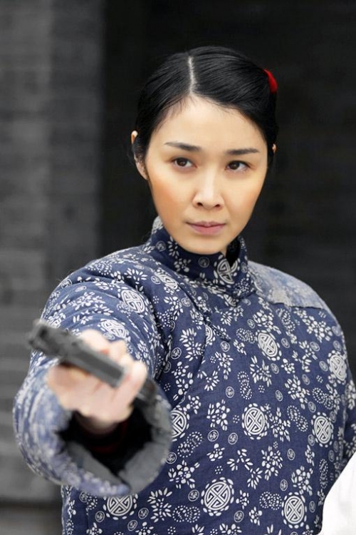  p>《枪神传奇》是"十八大"献礼电视剧,由颢然担任导演, a href="#"